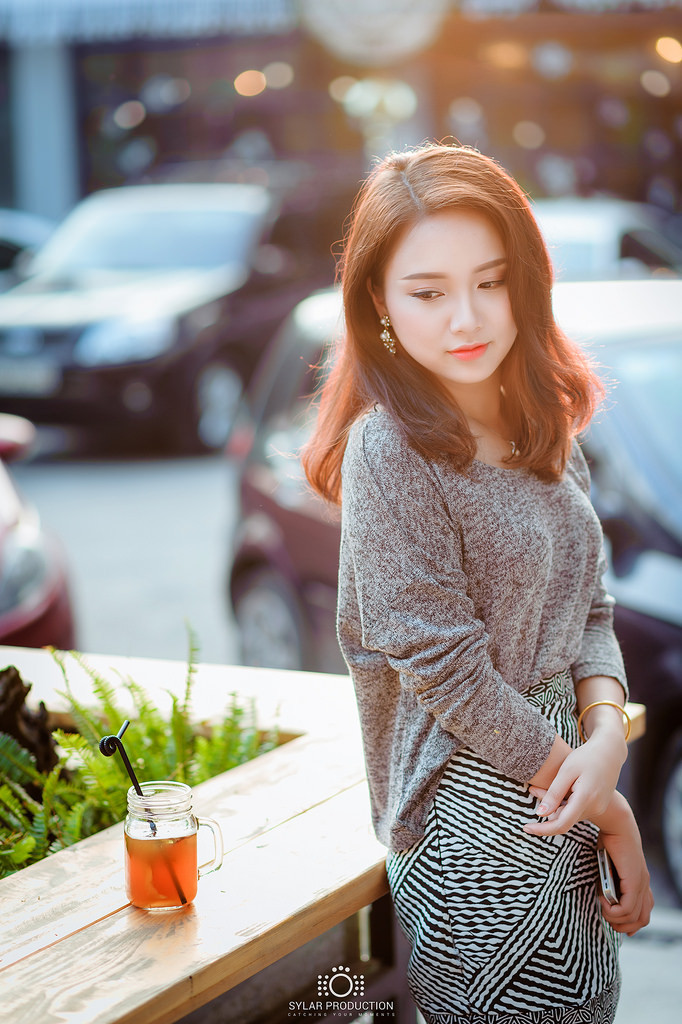 年轻漂亮的女老师